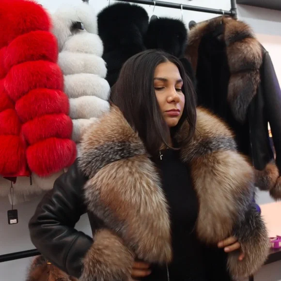 Celia - Picture 2 of 3